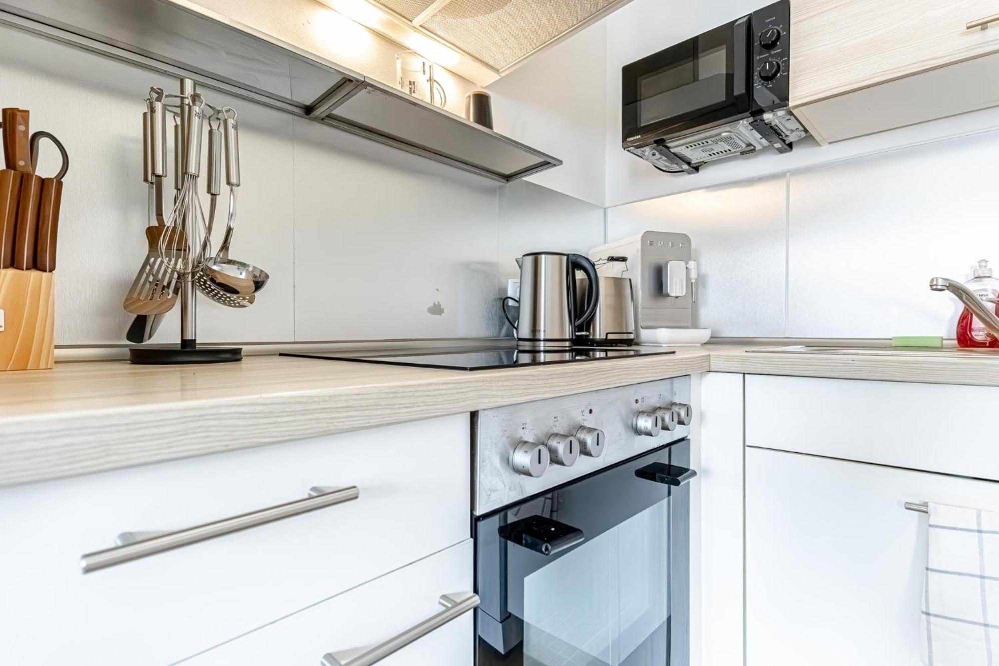 Trendy - Modern 1br & 1lr In Center * Viena