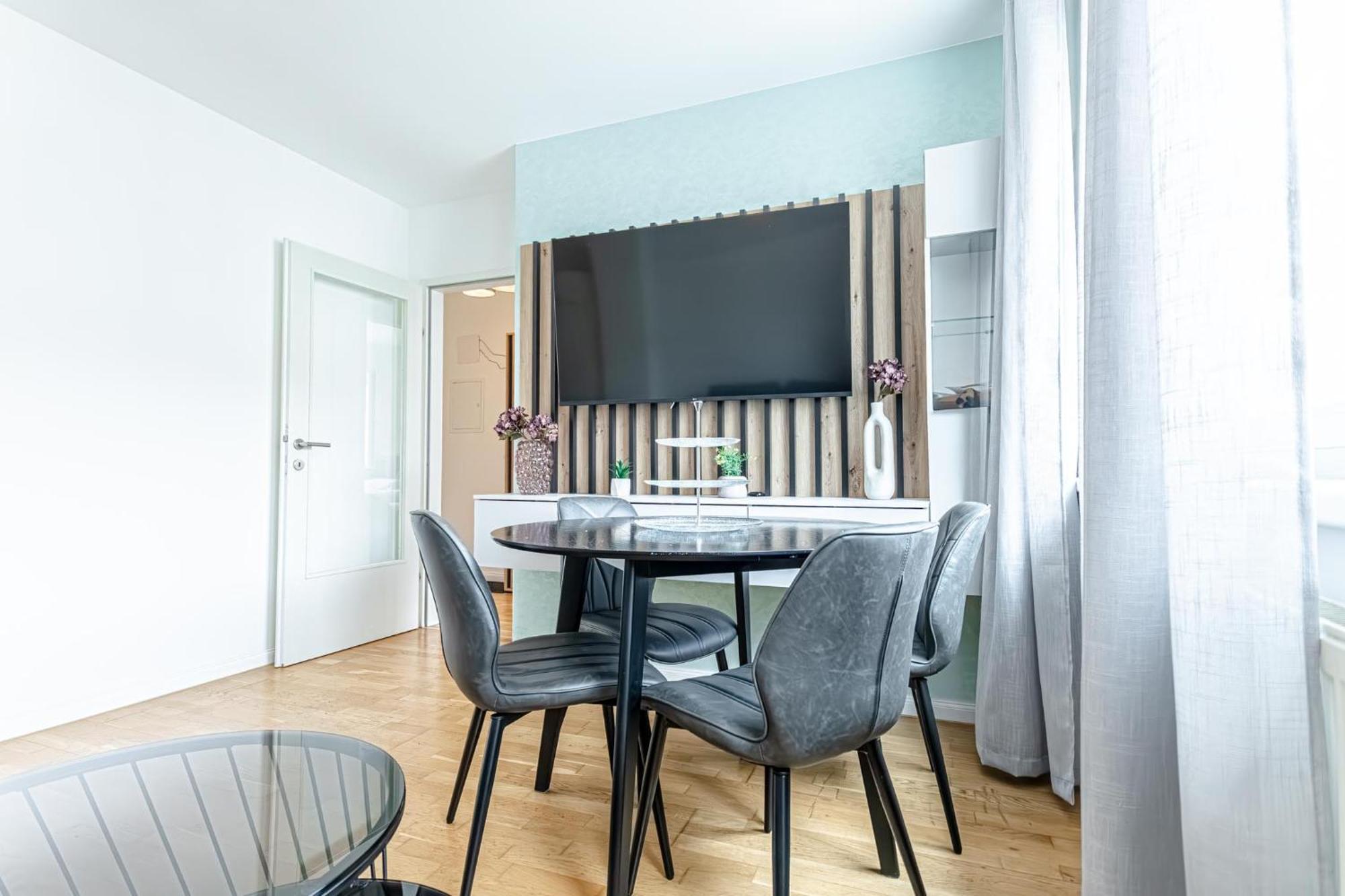 Trendy - Modern 1br & 1lr In Center Apartamento Viena