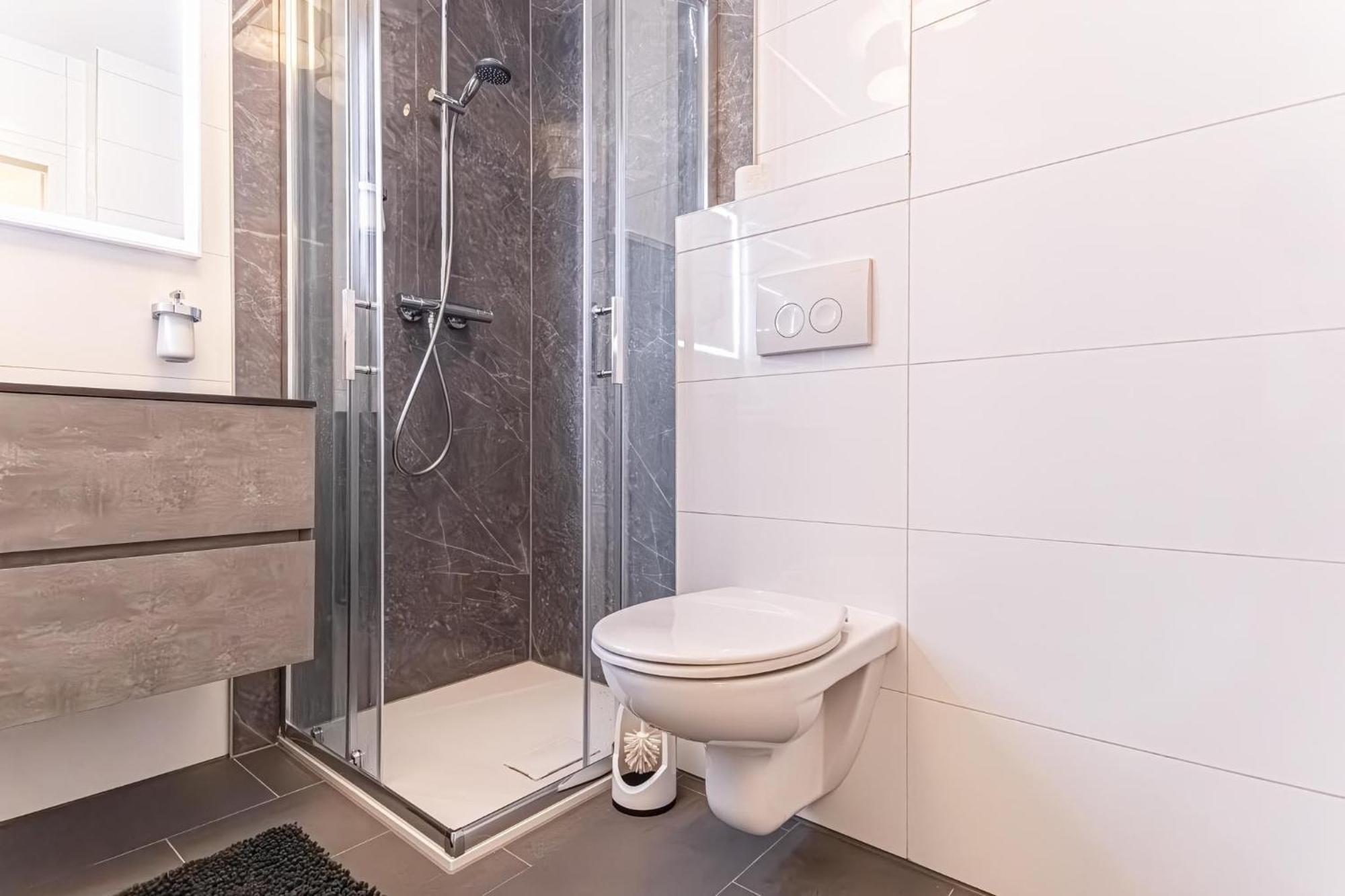 Trendy - Modern 1br & 1lr In Center Apartamento