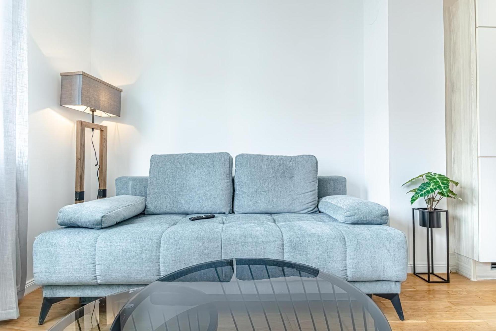Trendy - Modern 1br & 1lr In Center Apartamento